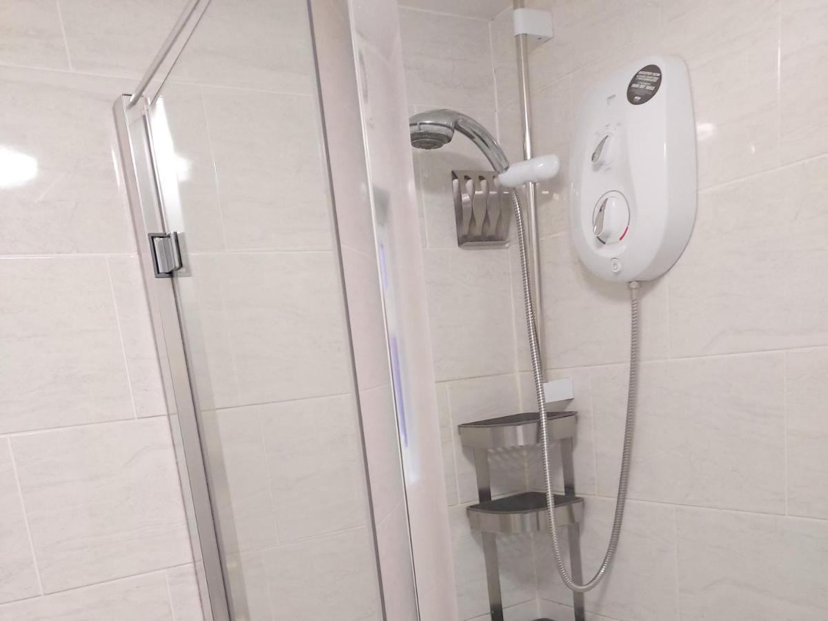 Lovely Studio-Flat With Free Parking, Free Wifi. リーズ エクステリア 写真